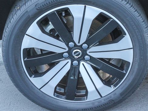 Used 2023 Volvo C40 P8 Recharge Plus w/ Protection Package Premier image 11