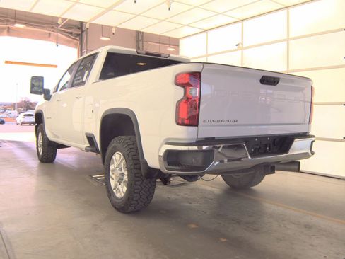 Used 2024 Chevrolet Silverado 2500 LT image 9