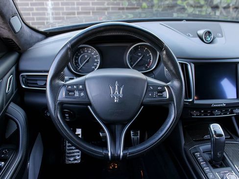Used 2020 Maserati Levante GTS AWD/4WD image 28