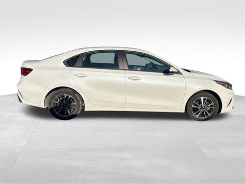 Certified 2023 Kia Forte LXS w/ LXS Technology Package image 17