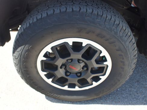 Used 2024 Toyota Tacoma TRD Off-Road w/ TRD Off Road Premium Package AWD/4WD image 26