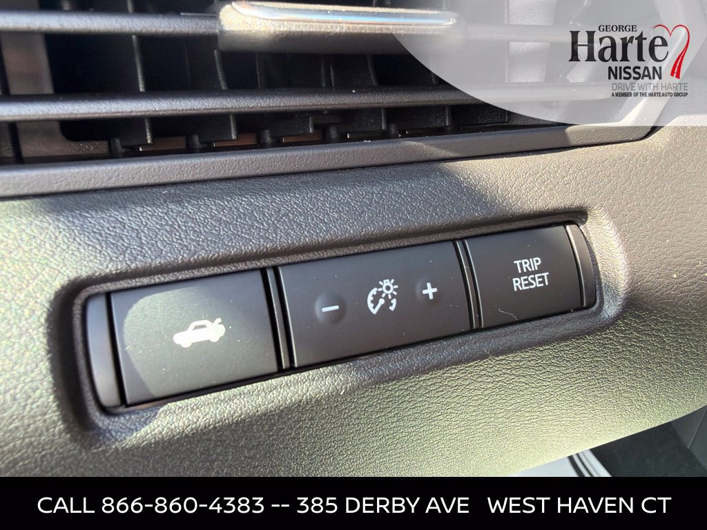 Certified 2025 Nissan Altima 2.5 SR AWD/4WD image 16