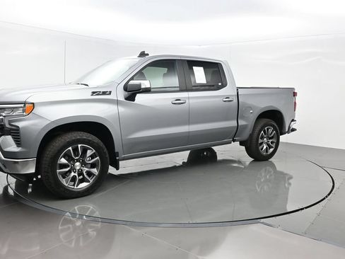 Used 2023 Chevrolet Silverado 1500 LT AWD/4WD image 2