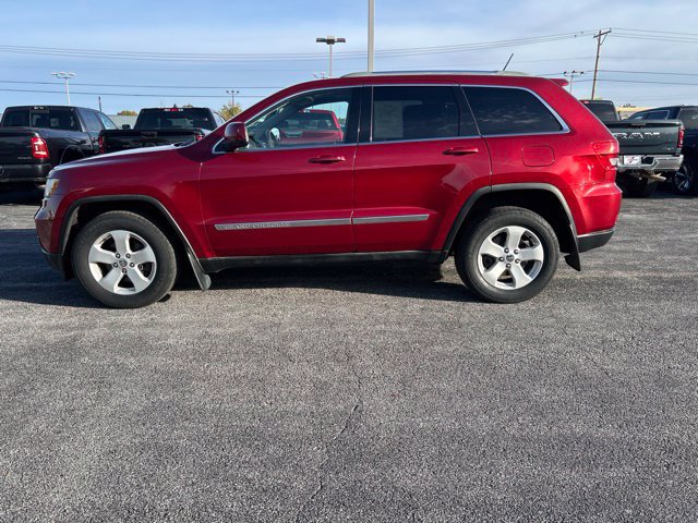 Used 2012 Jeep Grand Cherokee Laredo AWD/4WD image 4
