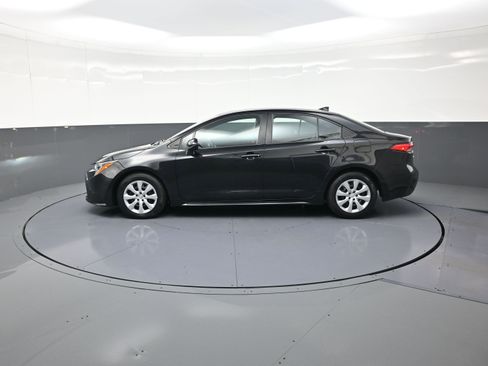 Used 2023 Toyota Corolla LE image 6