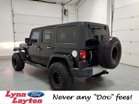 Used 2015 Jeep Wrangler Unlimited Sahara w/ Connectivity Group image 5