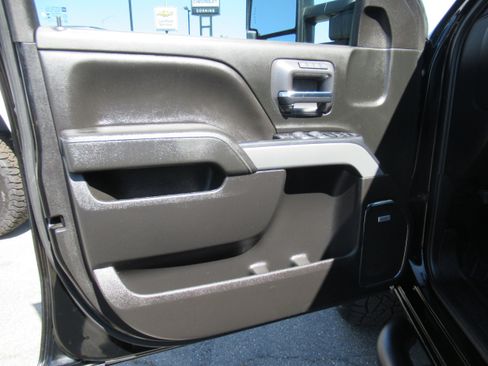 Used 2019 Chevrolet Silverado 2500 LTZ w/ Duramax Plus Package AWD/4WD image 10