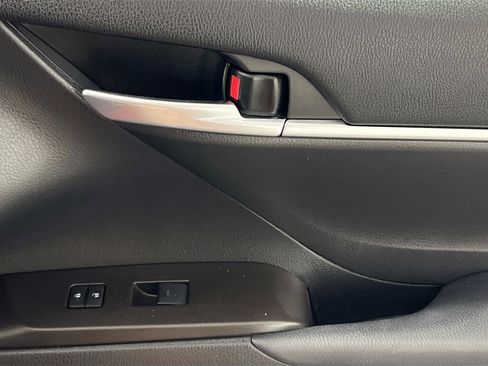 Used 2022 Toyota Camry LE FWD image 31