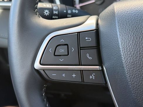 Used 2026 Toyota Highlander XLE AWD/4WD image 18