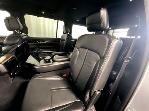 Used 2022 Jeep Grand Wagoneer Series I image 15