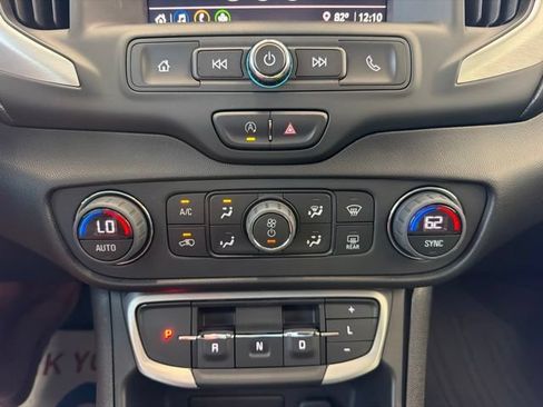Used 2022 GMC Terrain SLE w/ Driver Convenience Package AWD/4WD image 19