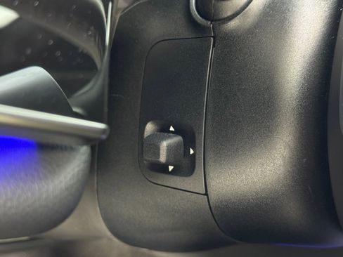 Used 2025 Mercedes-Benz E 350 E 350 w/ MBUS Superscreen Package image 19