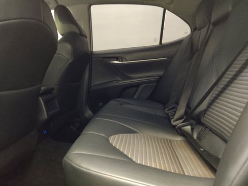 Used 2022 Toyota Camry SE w/ Convenience Package image 18