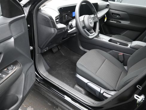 New 2026 Nissan Kicks S image 12