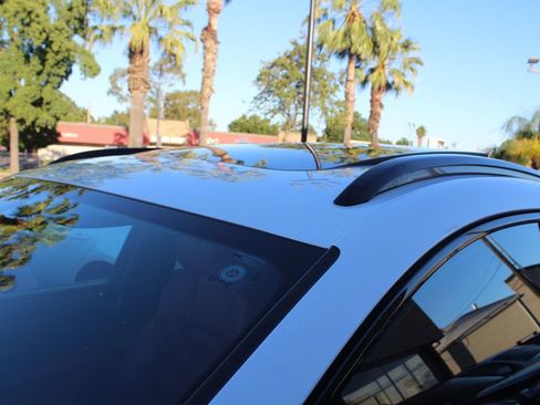 Used 2017 Porsche Macan Turbo AWD/4WD image 13