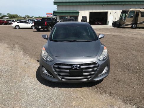 Used 2016 Hyundai Elantra GT w/ Option Group 03 image 2