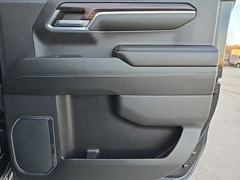 Used 2024 GMC Sierra 1500 SLT w/ SLT Premium Package image 32