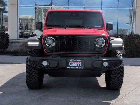 Used 2025 Jeep Wrangler Willys image 11