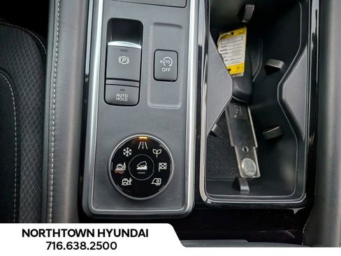 Used 2025 Nissan Pathfinder SV image 17