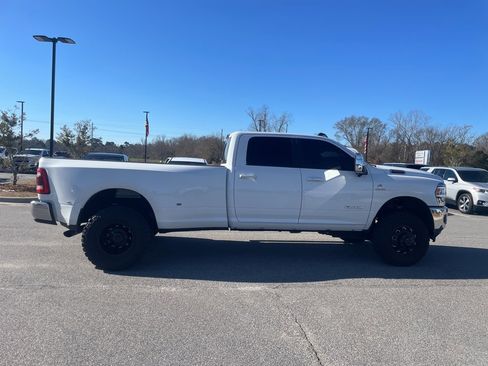 Used 2024 RAM 3500 Laramie w/ Towing Technology Group image 9