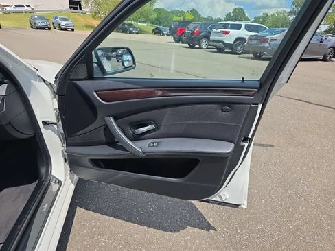 Used 2010 BMW 528i xDrive Sedan AWD/4WD image 45