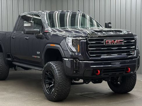 Used 2026 GMC Sierra 2500 AT4 w/ AT4 Premium Plus Package AWD/4WD image 7