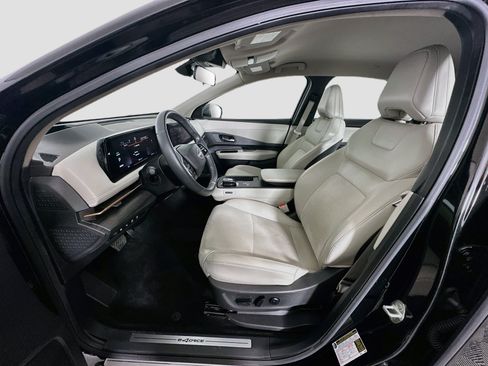 Used 2024 Nissan Ariya AWD image 13