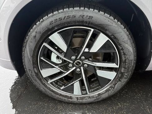 Used 2026 Volvo XC60 B5 Plus w/ Protection Package Premier AWD/4WD image 4