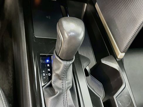 Used 2025 Toyota Camry SE FWD image 25