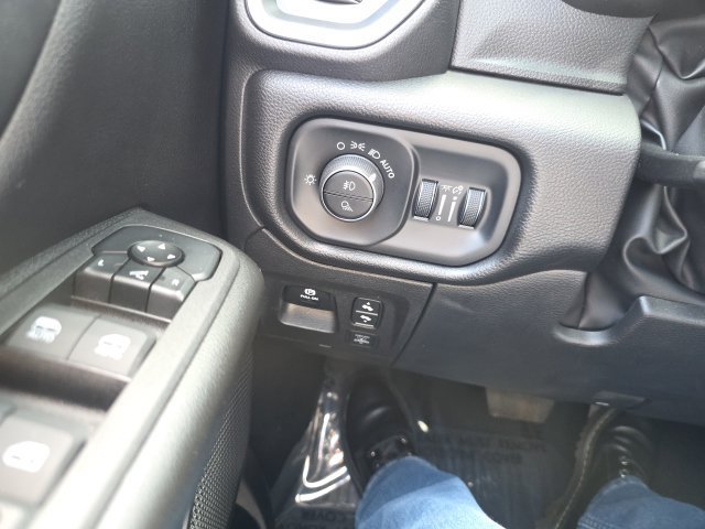 Used 2025 RAM 1500 Big Horn AWD/4WD image 17