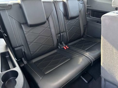 Used 2024 Volkswagen Atlas SE image 18