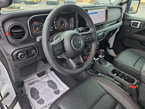 Used 2025 Jeep Wrangler Unlimited Rubicon w/ Safety Group AWD/4WD image 16