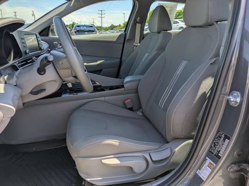 Used 2023 Hyundai Elantra Blue FWD image 7