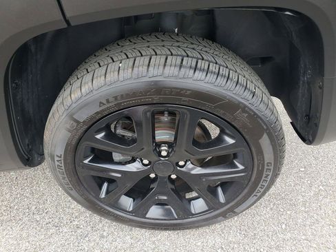 Used 2022 Jeep Renegade Altitude w/ Sun/Sound Group AWD/4WD image 35