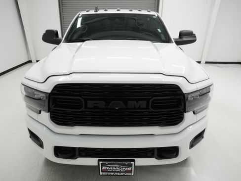 Used 2022 RAM 3500 Limited AWD/4WD image 2