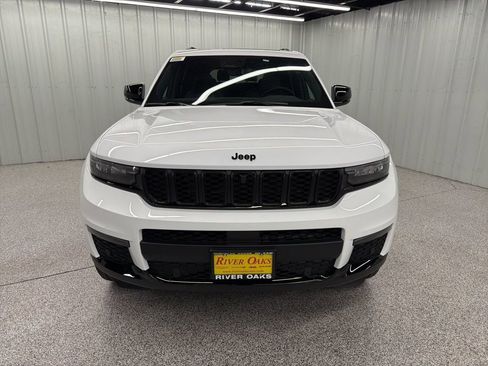 New 2025 Jeep Grand Cherokee L Limited w/ Luxury Tech Group II RWD image 2