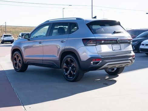 New 2026 Volkswagen Taos SEL image 4