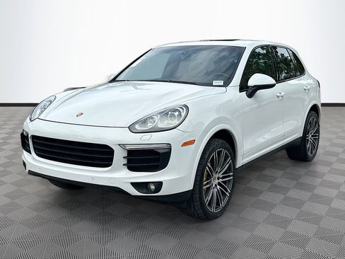Used 2017 Porsche Cayenne Platinum Edition image 3