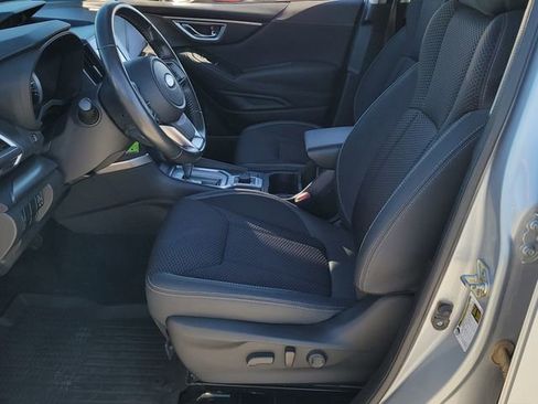 Used 2020 Subaru Forester Premium AWD/4WD image 6