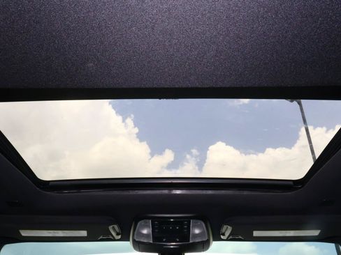 Used 2023 Chrysler 300 S RWD image 12
