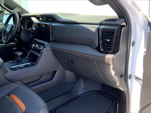 Used 2025 GMC Sierra 1500 AT4 w/ AT4 Premium Package AWD/4WD image 24