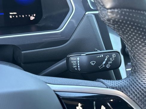 Used 2023 Volkswagen Tiguan SE R-Line image 17