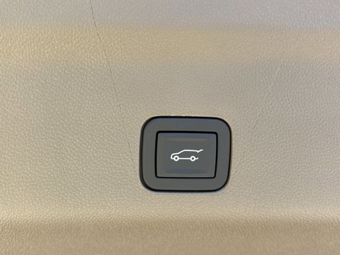 New 2026 GMC Yukon XL Denali w/ Denali Reserve Package AWD/4WD image 7