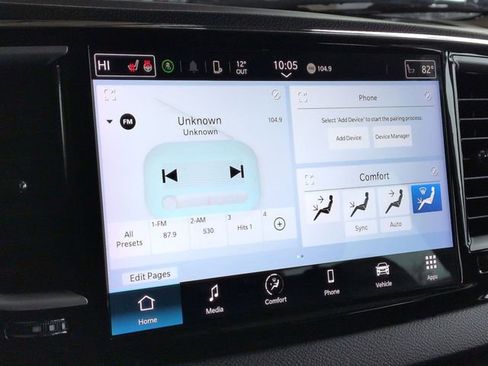 Used 2024 Chrysler Pacifica Touring-L image 17