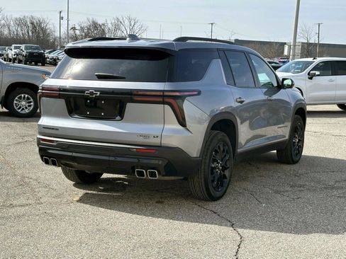 Used 2024 Chevrolet Traverse LT w/ Midnight/Sport Edition image 5