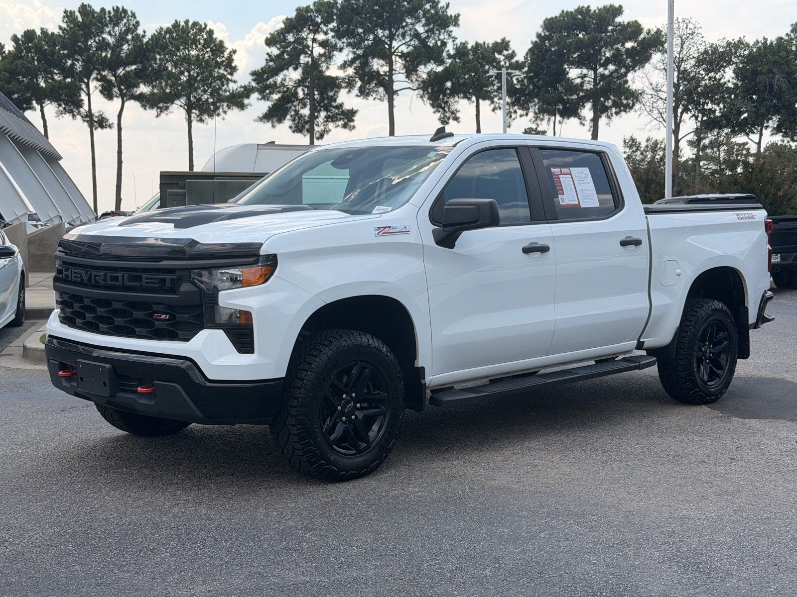 Used 2022 Chevrolet Silverado 1500 Custom Trail Boss w/ LPO, Dark Essentials Package AWD/4WD image 7