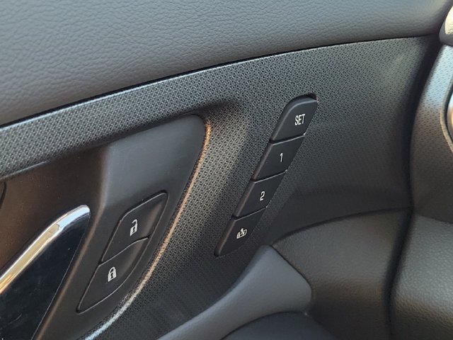 Used 2020 Chevrolet Traverse Premier FWD image 23
