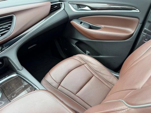 Used 2021 Buick Enclave Avenir w/ Avenir Technology Package AWD/4WD image 19