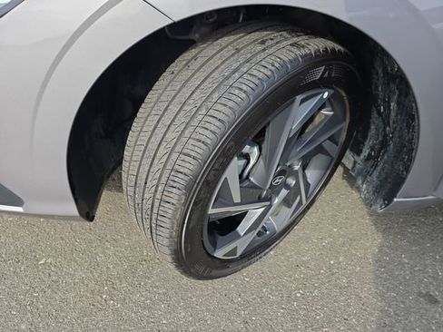 Certified 2025 Hyundai Elantra Sport image 43