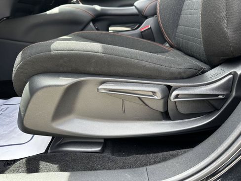 Certified 2025 Honda HR-V Sport image 8